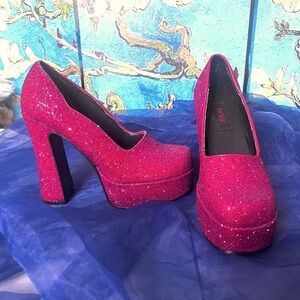 Hot topic size 9 ruby red, glitter, platform pumps.